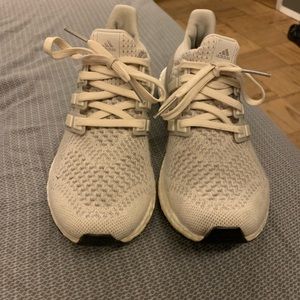 RARE* Adidas Cream ultraboost size 6men 7 1/2 wom.